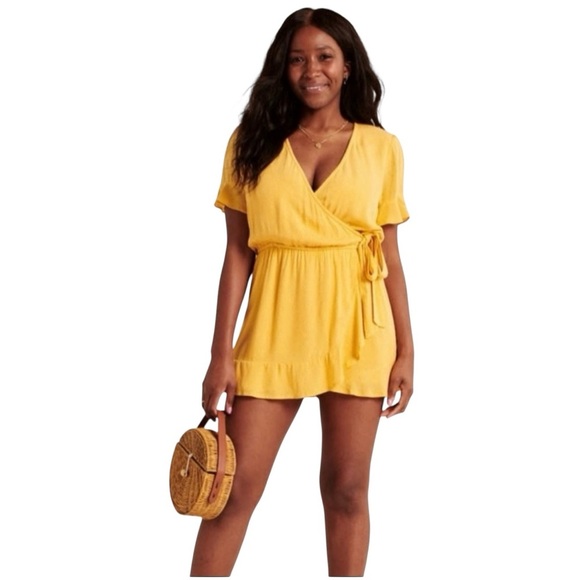 Abercrombie & Fitch Mustard Yellow Shorts Romper Size Small - Picture 6 of 7